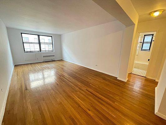 Foto del edificio - 1 bedroom in BRONX NY 10452