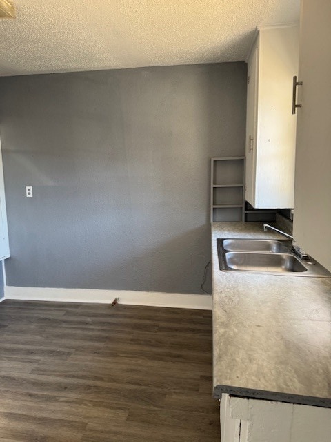 Building Photo - 2001 N Grand Ave