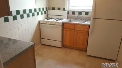 Foto del edificio - 128-06 115th Ave