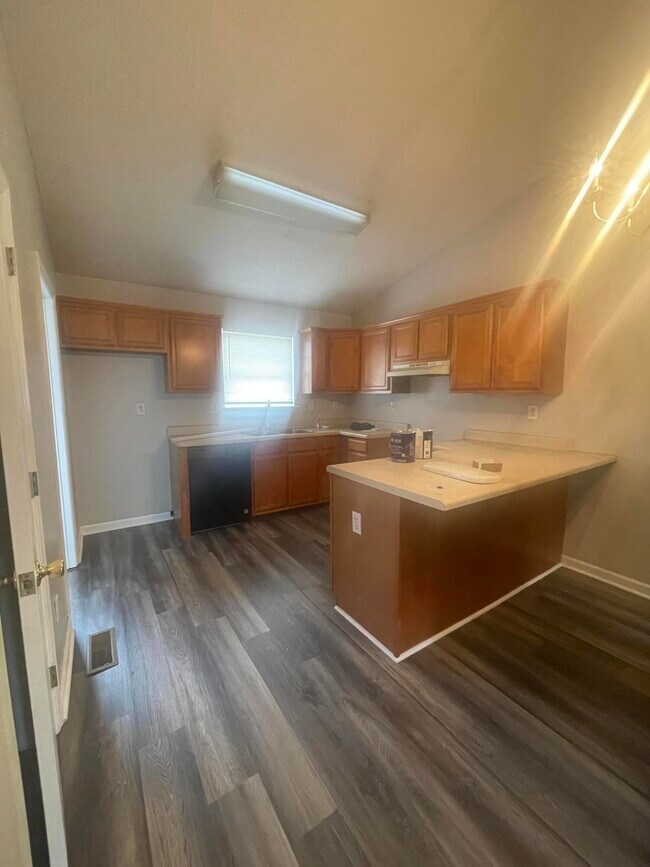 Foto del edificio - 1325 Trent Blvd