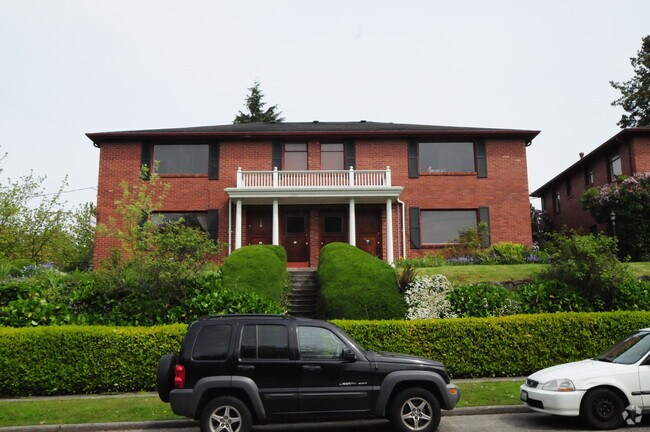 Building Photo - 702 N 41st St