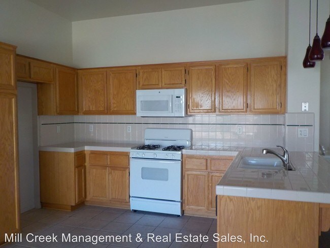 Building Photo - 5422 W Dorothea Ave