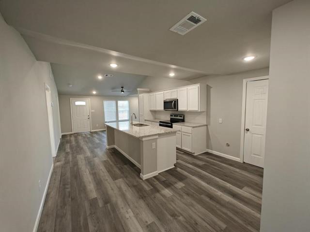 Building Photo - 207 W College Ave