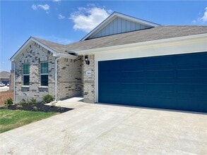 Building Photo - 7611 Pewter Luster Bnd