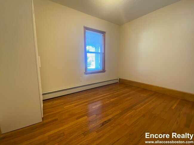 Foto del edificio - 32A Morrison Ave