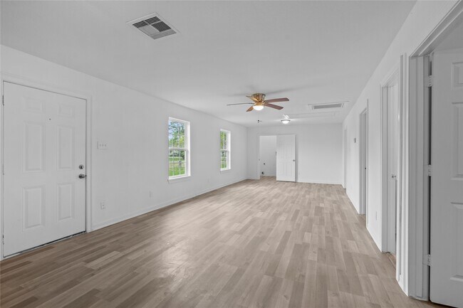 Foto del edificio - 99 Brownwood Dr