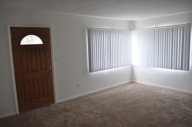 Foto del edificio - Affordable 2BR/1BA Detached Single Family ...