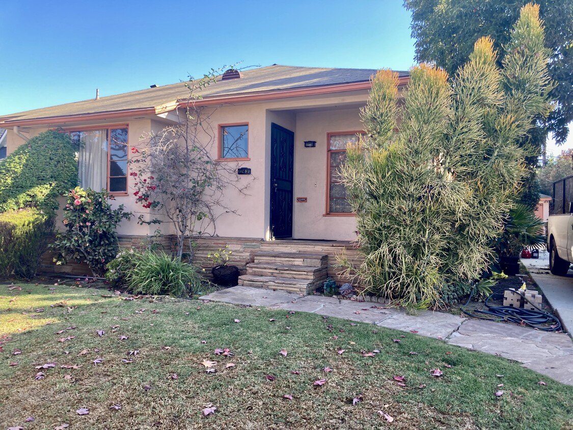 Primary Photo - 1242 S Point View St