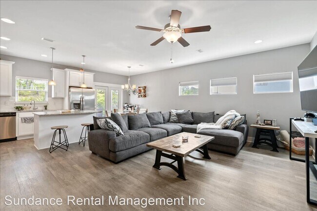 Building Photo - 3 br, 2.5 bath House - 400 Mattie M Kelly ...