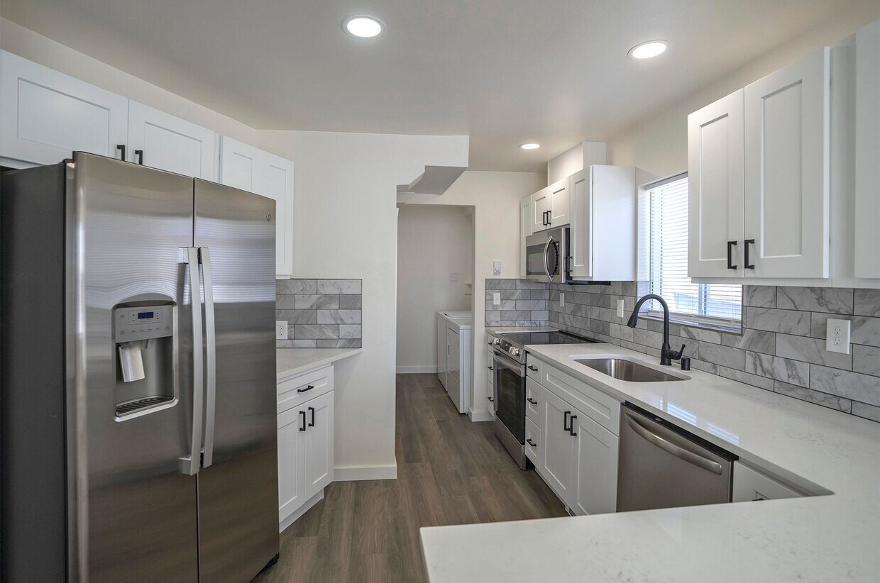 Primary Photo - Adorable 3 Bed/2 Bath Home in Tacoma