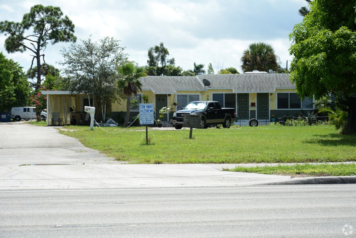 Primary Photo - 3810 Lake Worth Rd
