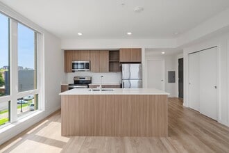 Building Photo - The Warren Apartments