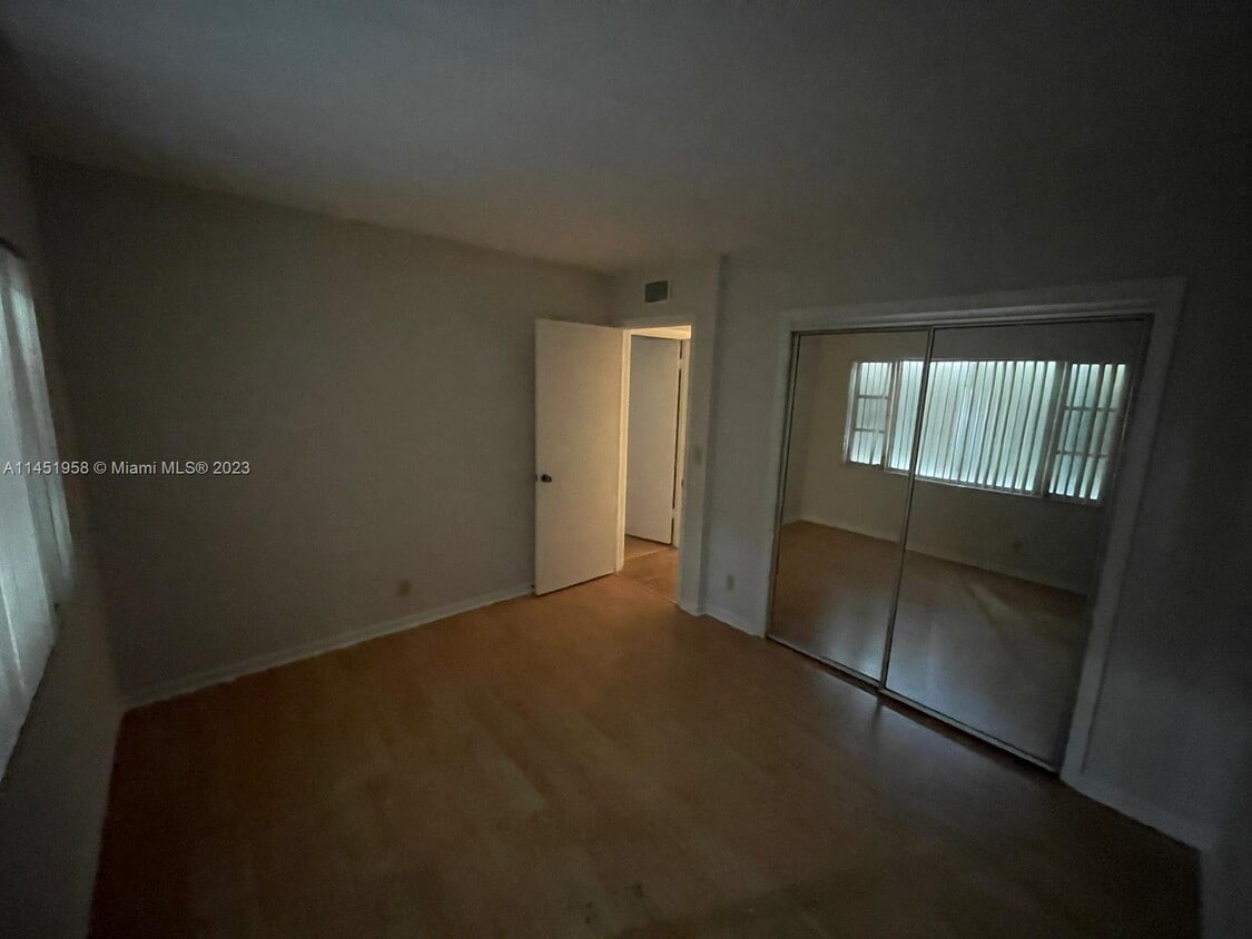 Photo - 5820 NE 22nd Way (Fort Lauderdale, FL)