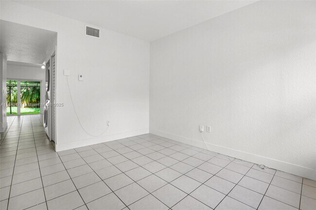 Foto del edificio - 980 SW 6th Pl