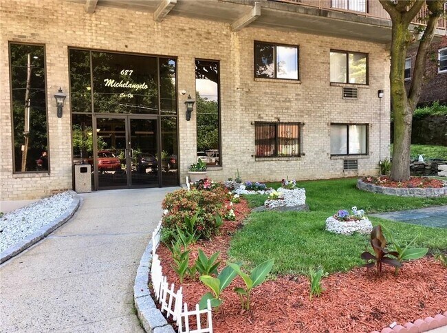 Welcome to the Michelangelo - 687 Bronx River Rd