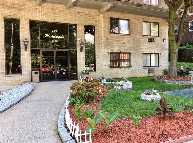 Welcome to the Michelangelo - 687 Bronx River Rd