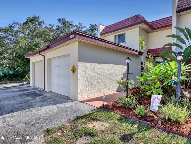 Foto del edificio - 8704 Hibiscus Ct