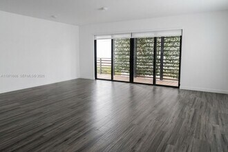 Building Photo - 2955 Bird Ave