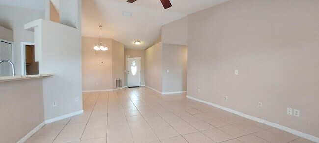 Building Photo - 249 SW Moselle Ave