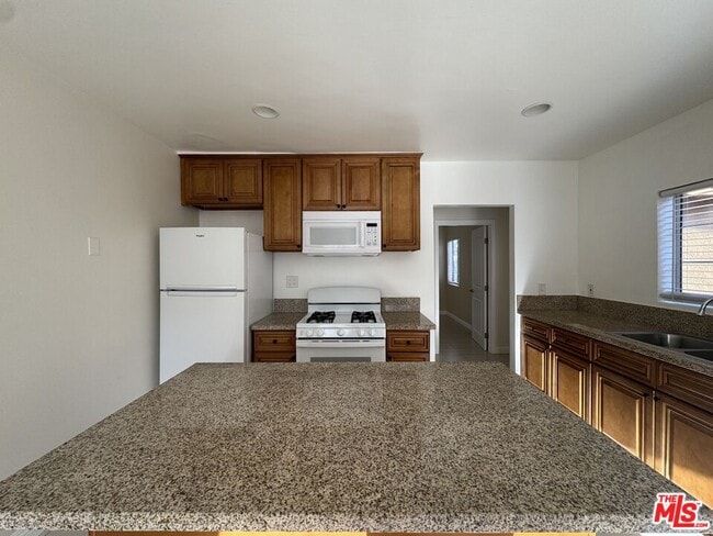 Building Photo - 315 N Coronado St