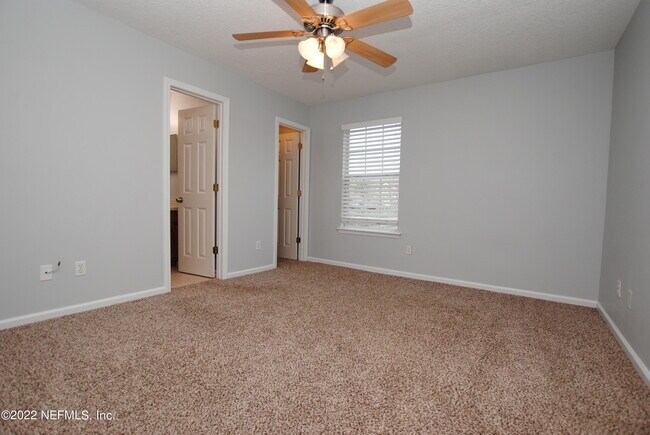 Foto del edificio - 570 Southbranch Dr