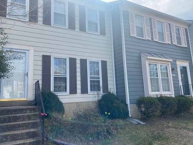 Building Photo - 8013 Dayspring Ct