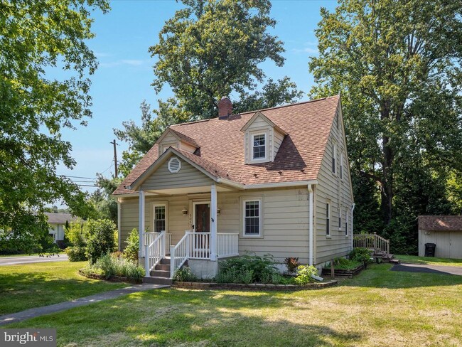 Building Photo - 301 Wood Ave