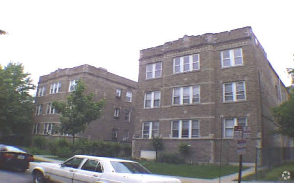 Foto del edificio - 717-723 Reba Pl