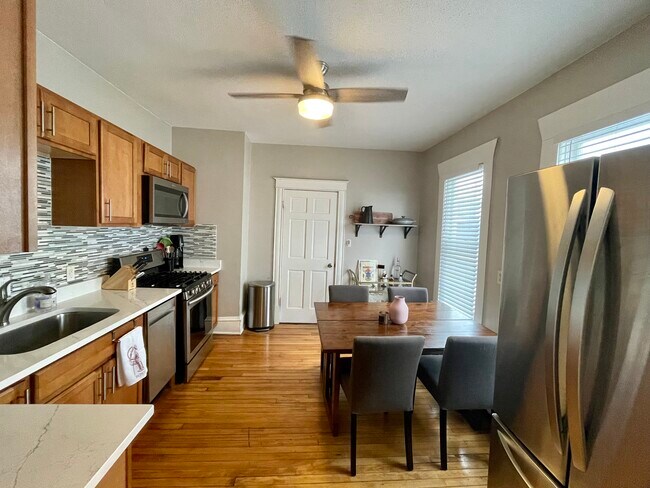 Foto del edificio - 2807 Grand Ave S