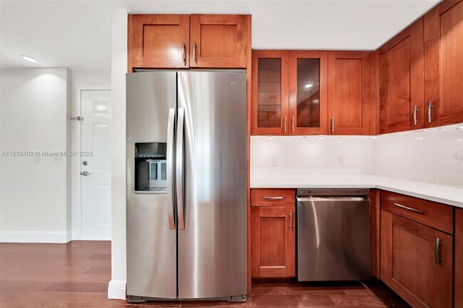 Building Photo - 20 Calabria Ave