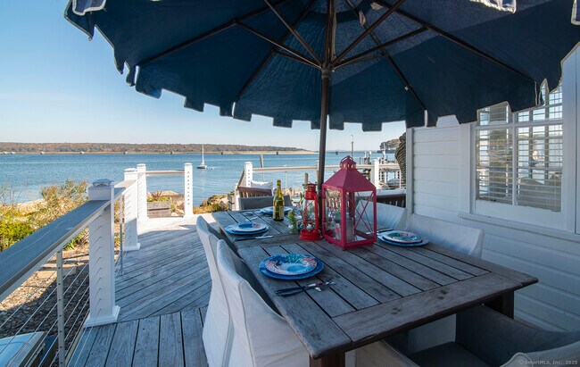 Foto del edificio - 114 Jupiter Point Rd