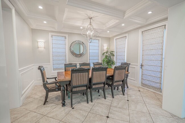Foto del edificio - Spectacular 5-Bedroom Home with Private Po...