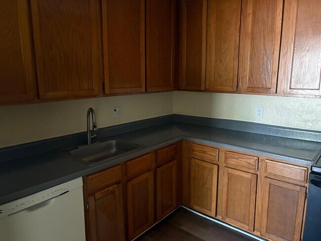 Foto del edificio - 4015 Versailles Dr