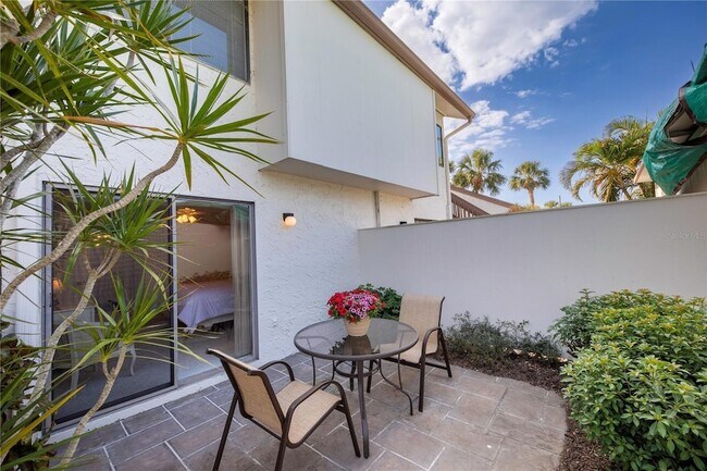 Foto del edificio - 696 Bird Bay Dr W