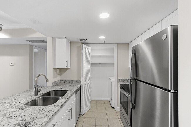 Foto del edificio - 3525 Sage Rd