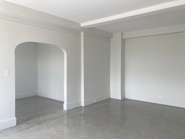 Foto del edificio - 1502 E Jefferson Ave