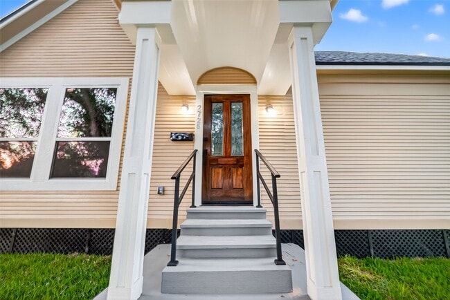 Building Photo - 2725 Avenue F