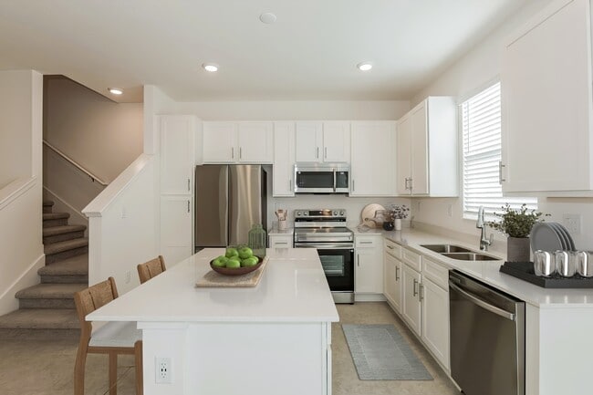 Building Photo - 1425 Tristar Dr