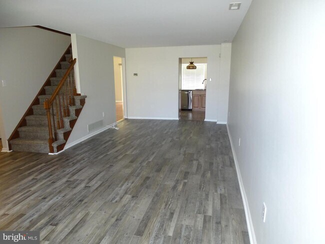 Building Photo - 22 Pebble Ct