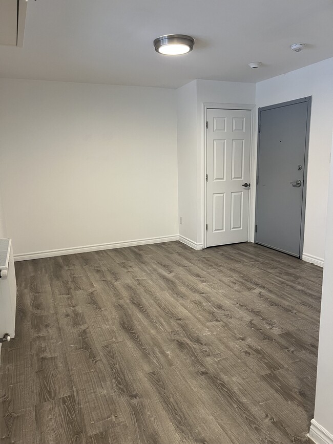 Building Photo - 625 Borthwick Ave