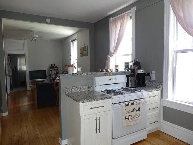 Foto del edificio - 2711 N Magnolia Ave