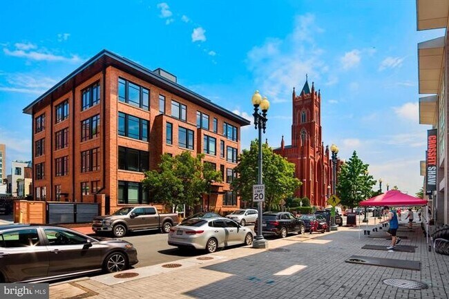 Two year old building surrounded by some of DC's best restaurants. - 801 N St NW