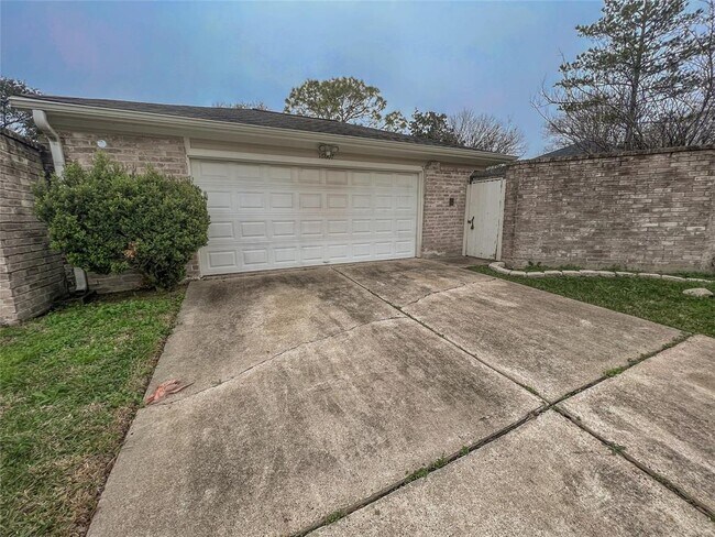 Building Photo - 16007 Glen Mar Dr