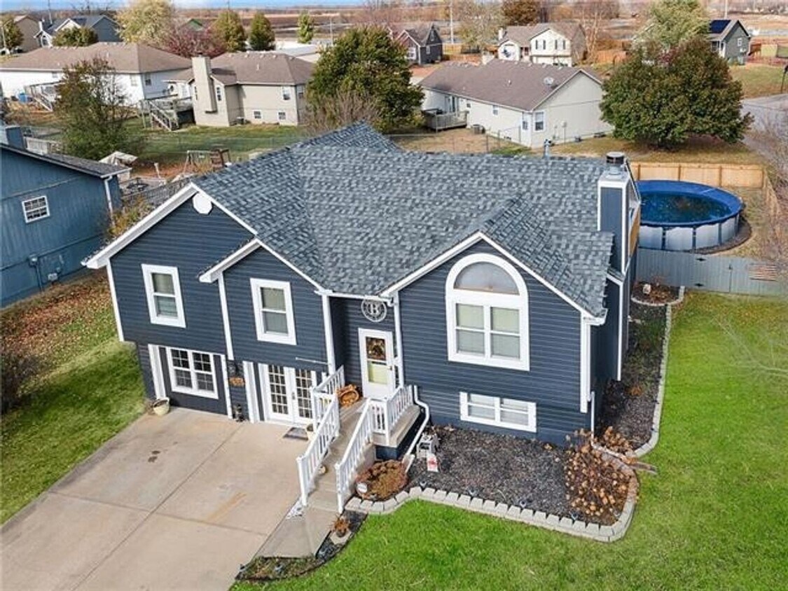 Primary Photo - 4 Bedroom 3 Bath Single Family Home in Pec...