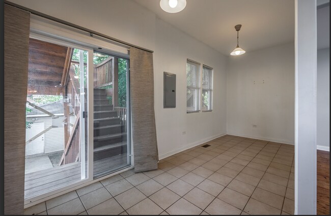 Foto del edificio - 3444 W Schubert Ave