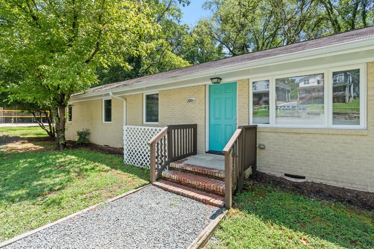 Primary Photo - UNC Student Rental - Now leasing for 2025!...