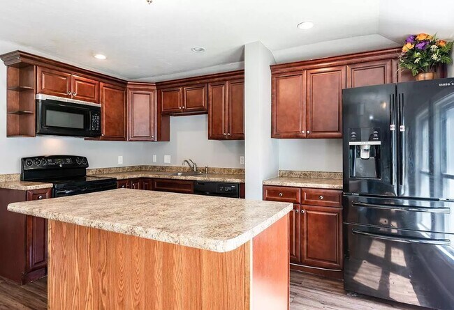 Foto del edificio - 554 Lake Ave