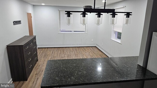 Foto del edificio - 1329 Shelmire Ave