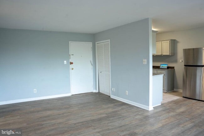 Foto del edificio - 5801 Quantrell Ave