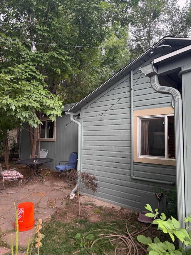 Foto del edificio - Beautiful and cozy 3 Bedroom 1 Bathroom House Available Now! Lease Term Options Below!